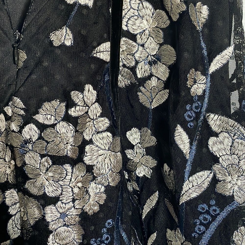 New Lulu’s Black Embroidered Strapless Dress - Picture 5 of 6
